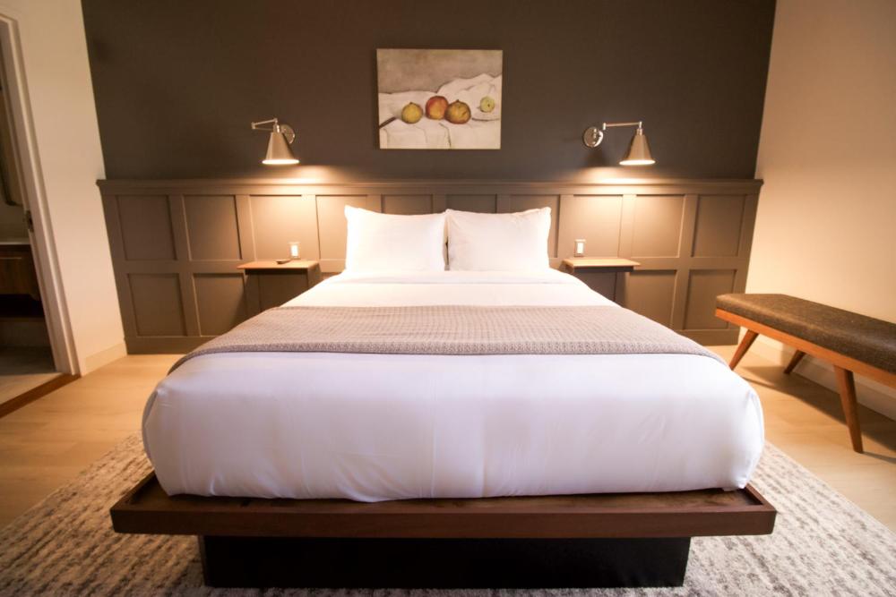 Standard Queen Room interior